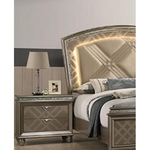 Crown Mark Cristal B7800 6 pc Queen Panel Bedroom Set IMAGE 5